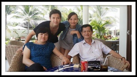 Lê Thị Thúy đang có chuyến du lịch tại Nha Trang cùng người yêu và bố mẹ