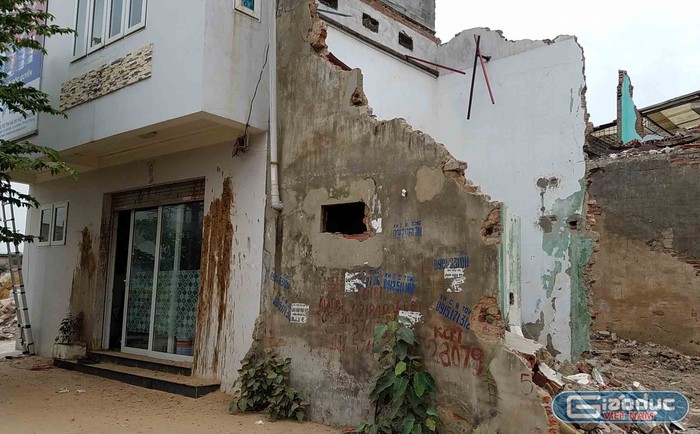 Căn nhà số 2B/160 Nguyễn Đức Cảnh của bà Ân trong diện giải toả bị khủng bố bằng chất bẩn