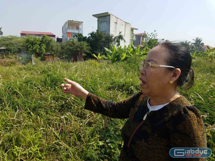 Bà giáo Hoài hơn chục năm đi đòi đất vẫn chưa biết khi nào chính quyền sẽ giao đất