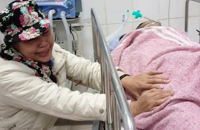 Nạn nhân được đưa đi cấp cứu tại Bệnh viện Việt Tiệp nhưng đã tử vong