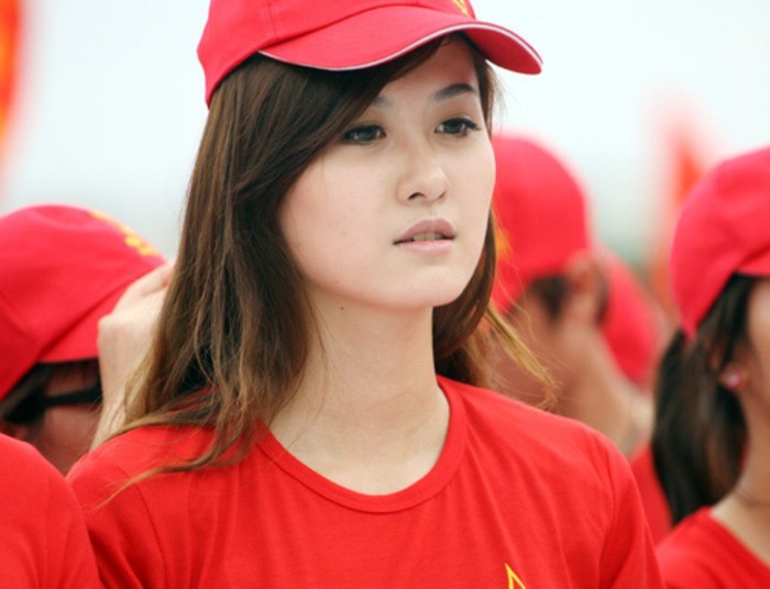 Không chỉ biết đến là một hot girl xinh đẹp, năng động, Hà Lade còn thường xuyên tham gia các hoạt động xã hội