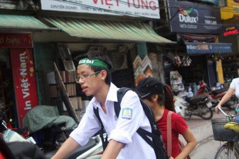 Youth day 2012 là chương trình xác lập kỉ lục Việt Nam 5000 người cùng tham gia nhảy flash mob và clip kỉ lục 20000 người nói từ "Tôi yêu Việt Nam" cùng nhiều hoạt động ý nghĩa khác. >> CHÙM ẢNH: NÉT NGỘ NGHĨNH CỦA TRẺ VỚI NGÀY HỘI ĐỌC SÁCH >>MƯA BÃO HỌC SINH BÌ BÕM ĐẾN TRƯỜNG