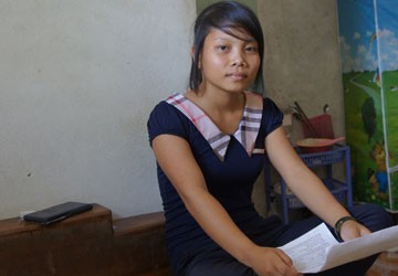 Em La Thị Hoài - nữ sinh duy nhất của tộc người Đan Lai ước muốn học lên để trở về giúp bà con bản làng