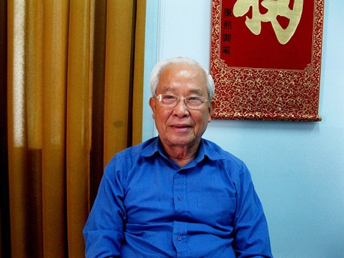 Thầy giáo Huỳnh Thế Cuộc, Bí thư Đảng ủy, nguyên Hiệu trưởng trường Đại học Ngoại ngữ - Tin học TP.HCM (HUFLIT).