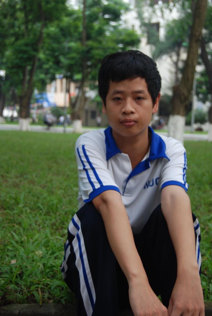 Bùi Văn Ánh, sinh viên Trường ĐH Xây dựng tuy có hoàn cảnh gia đình éo le nhưng vẫn luôn đạt thành tích cao trong học tập. (Ảnh: Đỗ Quyên Quyên).