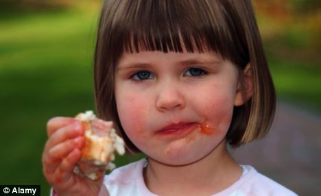 Trẻ ăn nhiều đồ ăn nhanh sẽ kém thông minh hơn.