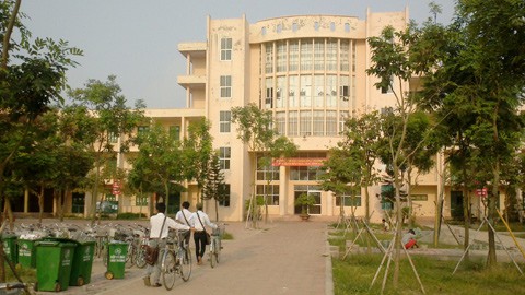 Ba ngày sau cái chết của cô học trò lớp 10 Nguyễn Thị L., Trường THPT Tiền Phong (huyện Mê Linh, Hà Nội) không khí học tập nơi đây đã trở lại bình thường.