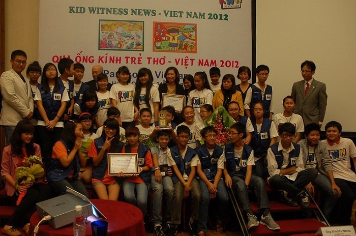 Những học sinh tài năng của các trường THCS tham dự cuộc thi "Qua ống kính trẻ thơ"