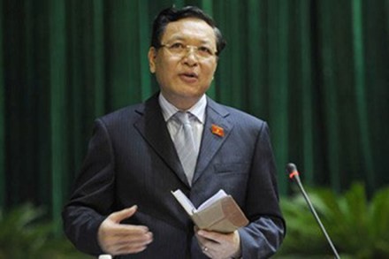 Bộ trưởng Phạm Vũ Luận tại phiên trả lời chất vấn trước QH 1 năm trước.