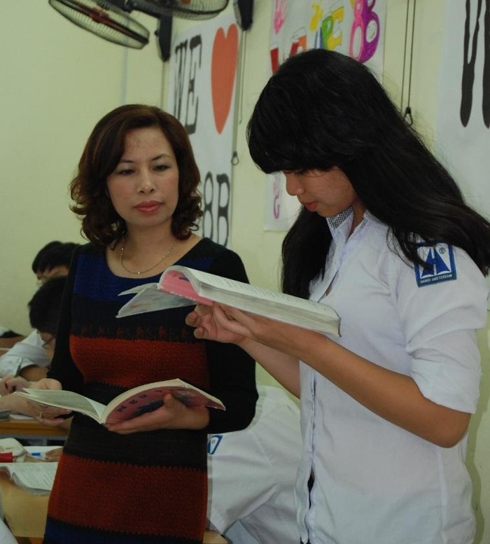Cô giáo Đặng Nguyệt Anh trong tiết học.