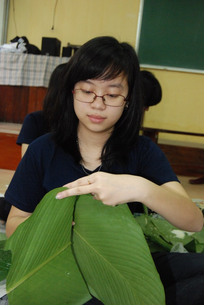 Các hoạt động ngoài giờ thường xuyên được tổ chức ở Trường THPT Thực nghiệm Hà Nội. Hoạt động gói bánh chưng lần này với mục đích giúp các em tự tìm hiểu về Tết cổ truyền của dân tộc.