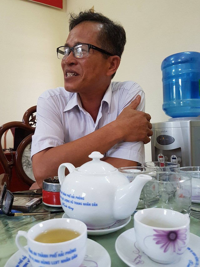 Ủy ban Nhân dân huyện Thủy Nguyên ra quyết định tạm đình chỉ công tác 15 ngày đối với ông Nguyễn Hữu Đạt - Hiệu trưởng trường Trung học cơ sở Minh Tân. (Ảnh: http://giadinh.net.vn ).