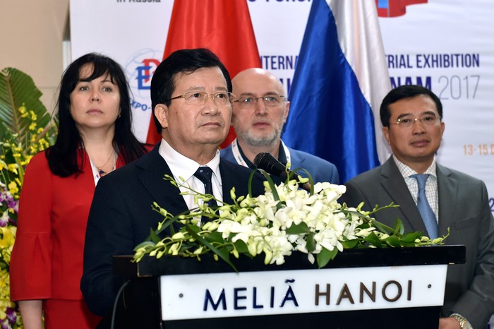 Phó Thủ tướng Trịnh Đình Dũng dự khai mạc Triển lãm Công nghiệp Việt-Nga (Ảnh: VPCP)