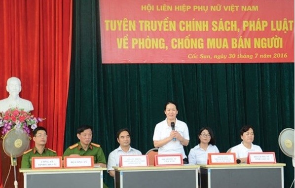 Nhiều hoạt động tuyên truyền chính sách, pháp luật về phòng, chống mua bán người được Hội Liên hiệp phụ nữ Việt Nam tổ chức cho chị em phụ nữ (Ảnh: Báo lào cai)