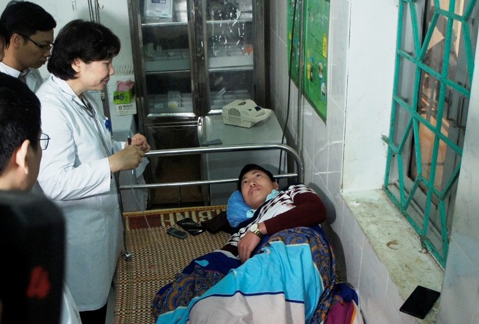 Nạn nhân vụ ngộ độc rượu có chứa cồn methanol tại Phong Thổ, Lai Châu (Ảnh: Lại Cường).