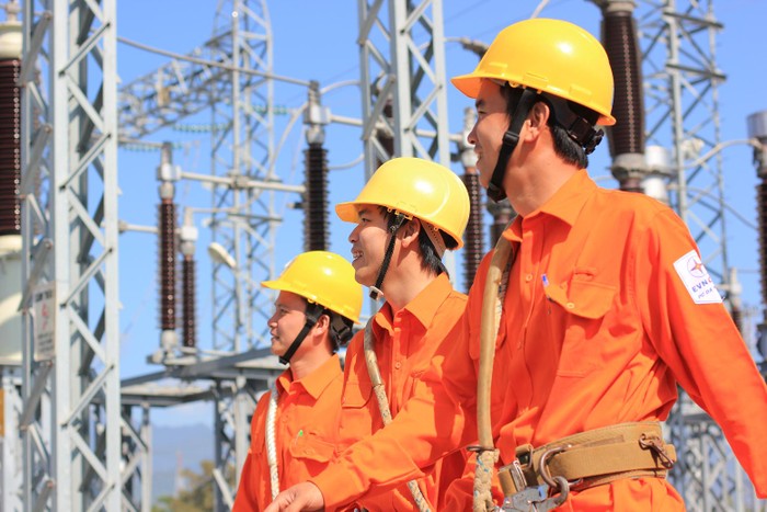 Sự quyết tâm của cán bộ công nhân viên ngành điện đang góp phần thay đổi diện mạo của ngành. (Ảnh: EVN)