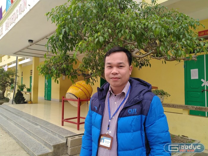 Thầy giáo Nguyễn Văn Thuận, Hiệu trưởng trường phổ thông dân tộc bán trú Tiểu học và Trung học cơ sở Lũng Táo (Đồng Văn, Hà Giang) cho rằng còn có nhiều bất cập nhất là đối với giáo dục vùng sâu, vùng xa.