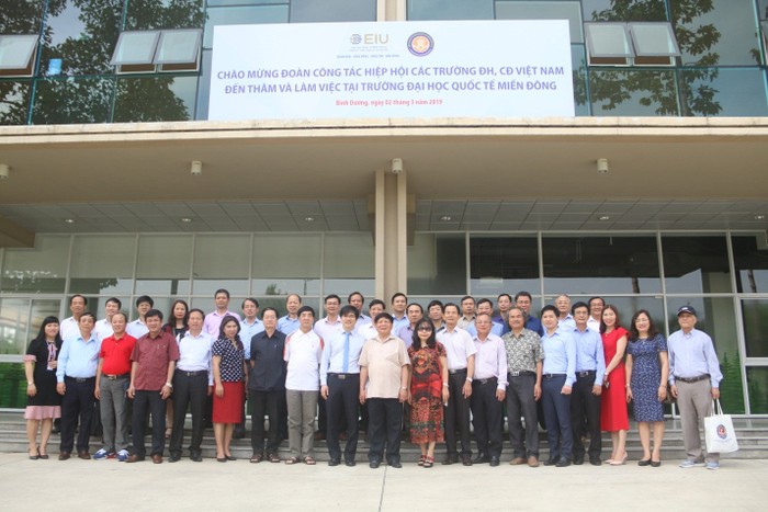 Đoàn công tác Hiệp hội các trường Đại học, Cao đẳng Việt Nam đến thăm và làm việc tại Trường Đại học Quốc tế Miền Đông, sáng ngày 02/3/2019. (Ảnh: eiu)