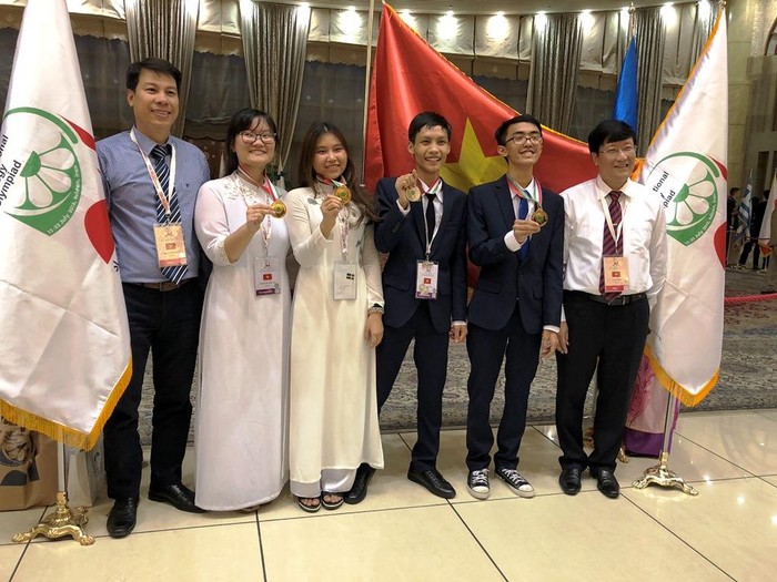 Đoàn Việt Nam tham dự Olympic Sinh học quốc tế năm 2018 lần thứ 29. (Ảnh: TTXVN)