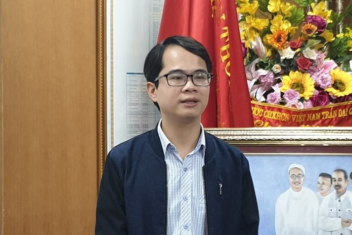 Bác sĩ Nguyễn Hồng Phong trong buổi gặp mặt báo chí do bệnh viện Bạch Mai tổ chức. (Ảnh: LC)