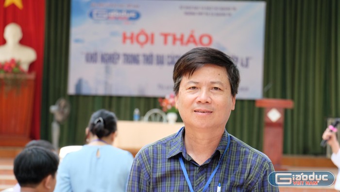 Trần Ngọc Long, Tổ trưởng tổ Văn trường Trung học phổ thông thị xã Quảng Trị. (Ảnh: LC)