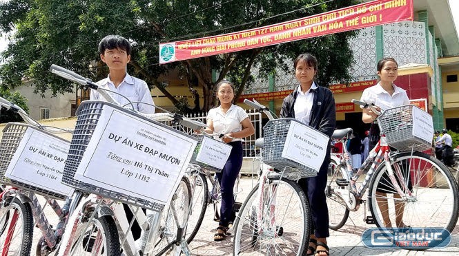 Dự án xe đạp mượn là hoạt động thiết thực đầy ý nghĩa với các em học sinh miền núi Đakrông. (Ảnh: Đoàn trường cung cấp)