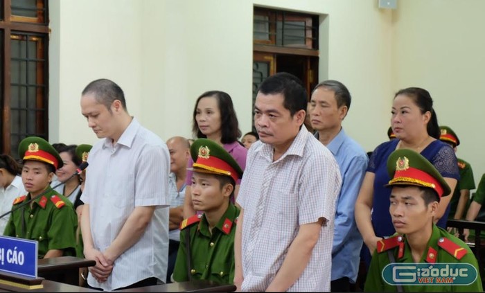 Các bị cáo trong phiên xử tại Tòa án nhân dân tỉnh Hà Giang ngày 18/9.