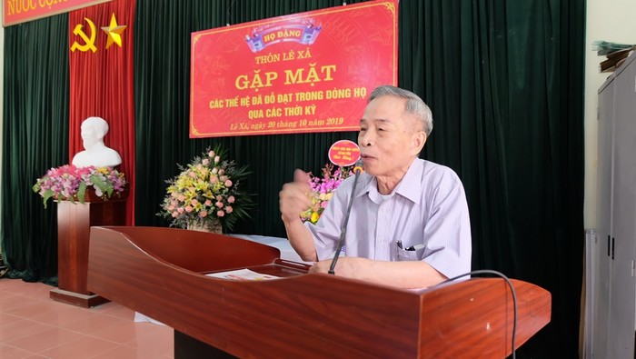 Cụ Đặng Văn Bội, nguyên Giáo viên cấp 2 tại Thuận Thành, Bắc Ninh kể lại quá trình vượt khó để học tập, thành đạt để các thế hệ con cháu làm gương noi theo.