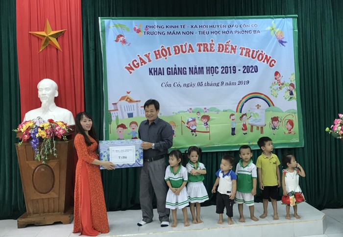 Học sinh trường Mầm non - Tiểu học Hoa Phong Ba trong ngày khai giảng năm học 2019 - 2020. Ảnh: huyện đảo Cồn Cỏ