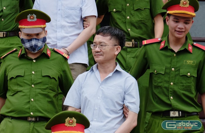 Bị cáo Nguyễn Quang Vinh phủ nhận cáo buộc của Viện Kiểm sát và cho rằng mình không có tội. Ảnh: LC