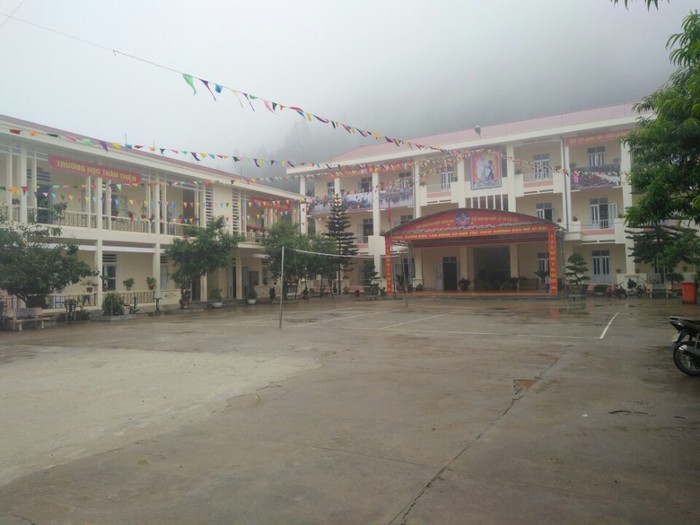 Các trường tại Đồng Văn sẵn sàng cho năm học mới. Ảnh Trường Tiểu học Lũng Cú.