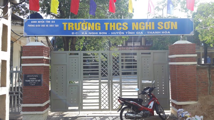 Trường Trung học cơ sở Nghi Sơn nơi thí sinh H.T.H giảng dạy từ từ tháng 01/2014 đến tháng 5/2017. Ảnh trường Nghi Sơn.