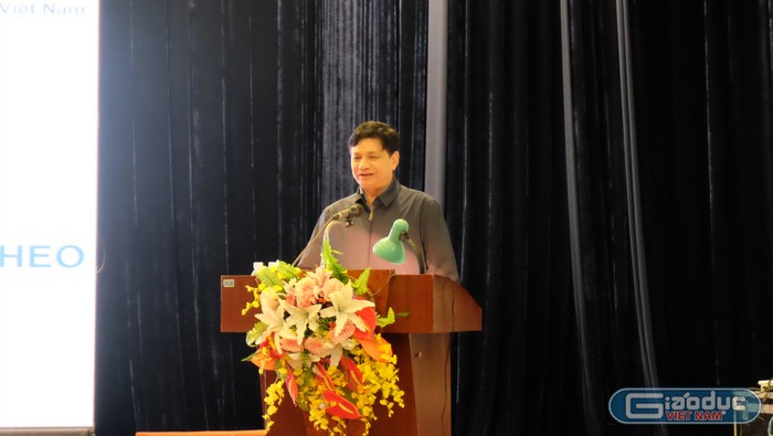 Giáo sư, Tiến sĩ, Thầy thuốc nhân dân Lê Danh Tuyên phát biểu tại Hội nghị. Ảnh: LC