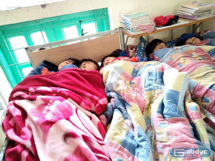 Học sinh bán trú ở Nậm Pồ không bị đói, bị rét trong mùa Đông lạnh kỷ lục.