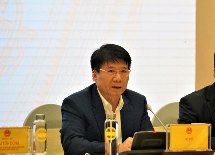 ông Trương Quốc Cường – Thứ trưởng Bộ Y tế trả lời tại buổi họp báo