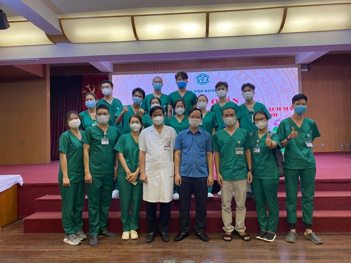 Đoàn Y tế Trường Cao Đẳng Y tế Bạch Mai lên đường chống dịch. Ảnh: Bệnh viện Bạch Mai