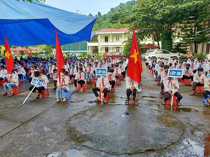 Sáng ngày 5/9, 100% đơn vị trường học trên địa bàn huyện Mường Tè đã tiến hành khai giảng.
