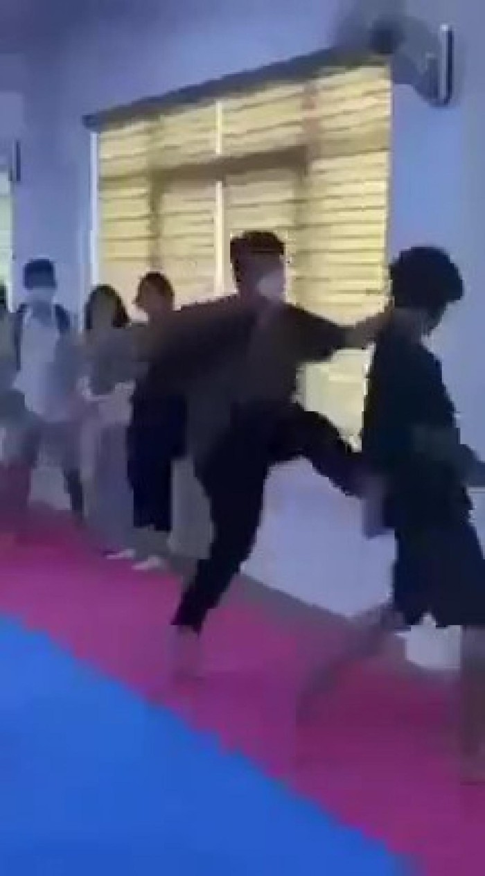 Bạo lực xảy ra tại trung tâm Taekwondo của Trường Liên cấp Quốc tế Bình Minh ở thành phố Sơn La. Ảnh chụp màn hình