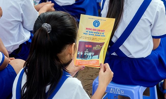 Học sinh, sinh viên ở Điện Biên được tuyên truyền đầy đủ về Bảo hiểm y tế. Ảnh: Điện Biên TV