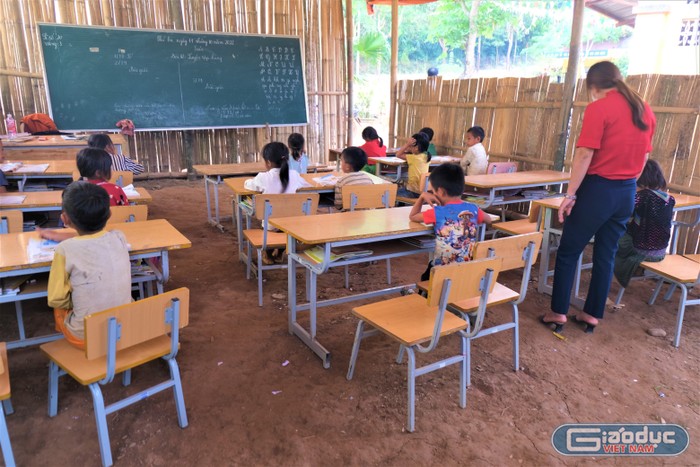 Tại Điện Biên, việc triển khai chương trình giáo dục phổ thông mới còn gặp nhiều khó khăn do thiếu giáo viên, tuy nhiên, việc tuyển dụng gặp rất nhiều khó khăn. Ảnh: LC