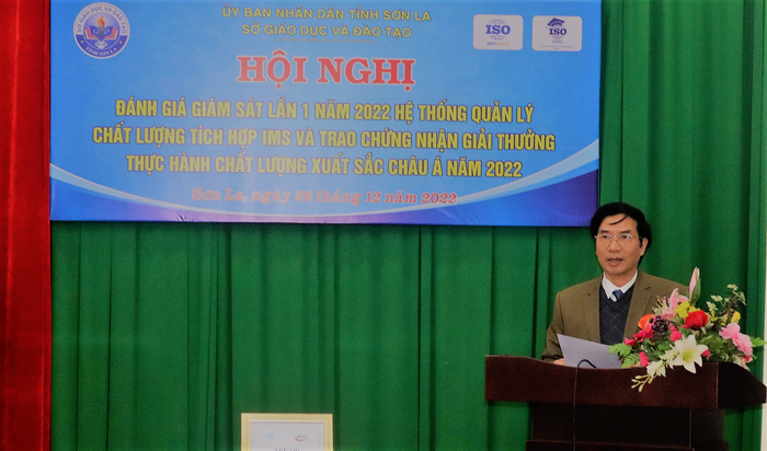 Ông Nguyễn Huy Hoàng – Giám đốc Sở Giáo dục và Đào tạo Sơn La phát biểu tại hội nghị. Ảnh: Sở Giáo dục và Đào tạo Sơn La