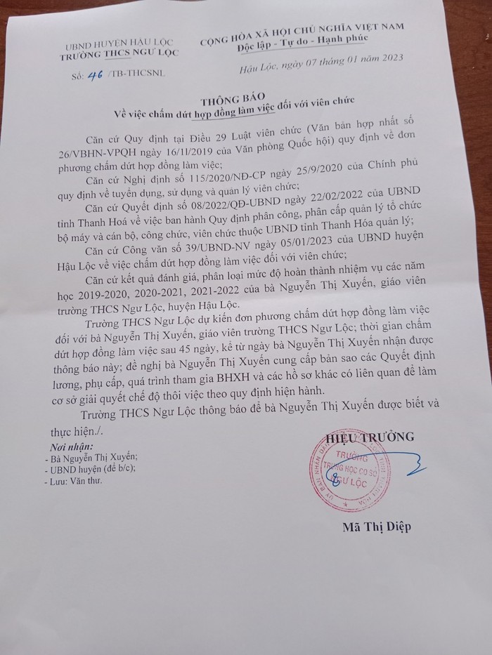 Quyết định đơn phương chấm dứt hợp đồng của trường Trung học cơ sở Ngư Lộc với giáo viên Nguyễn Thị Xuyến. Ảnh: Nhân vật cung cấp
