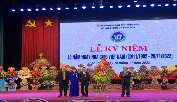 Tổ chức thành công Lễ kỷ niệm 40 năm Ngày Nhà giáo Việt Nam 20/11 tại các đơn vị, cơ sở giáo dục và cấp tỉnh với nhiều hoạt động tri ân thầy cô ý nghĩa. Ảnh: Sở Giáo dục và Đào tạo Điện Biên