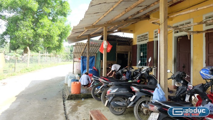 Một khu nhà ở công vụ giáo viên ở tỉnh Quảng Trị đã được xây dựng từ lâu, xuống cấp. Ảnh: LC