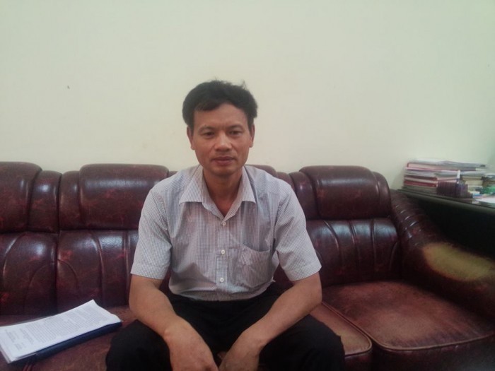 Ông Lê Công Đoàn, Phó chủ nhiệm Ủy ban Kiểm tra Huyện ủy Gia Lâm trong buổi làm việc với phóng viên. Ảnh: Hải Ninh.