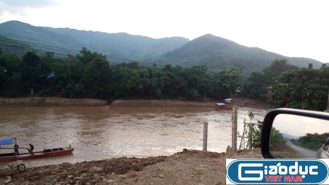 Nơi thượng nguồn sông Mã, chảy qua huyện Sông Mã, tỉnh Sơn La đang nhức nhối tình trạng khai thác cát trái phép. Ảnh: Duy Phong.