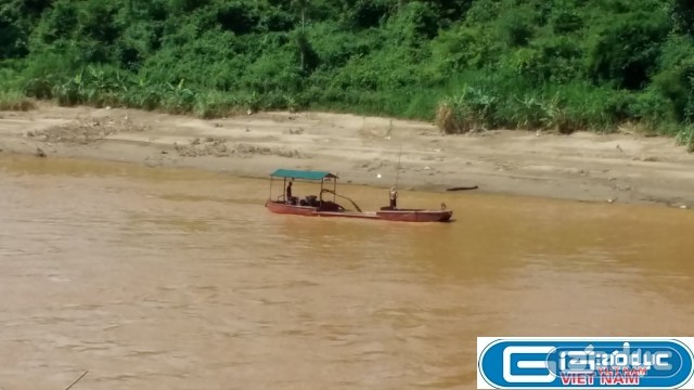 Nạn &quot;cát tặc&quot; đang trở thành vấn đề nhức nhối ở huyện Sông Mã, tỉnh Sơn La. Ảnh: Duy Phong.