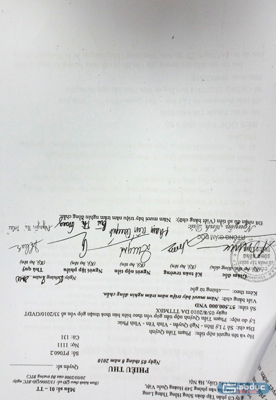 Bà Nghiêm Thị Minh Thúy giả mạo chữ ký của chồng để ký giấy nộp tiền.