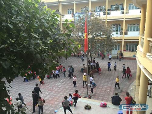 Một góc sân của Trường tiểu học Thành Công B. Ảnh: Phan Thiên