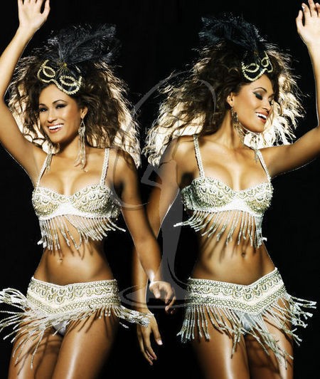 Mặc và nhảy Samba, thí sinh Miss Universe "bốc lửa" ảnh 13